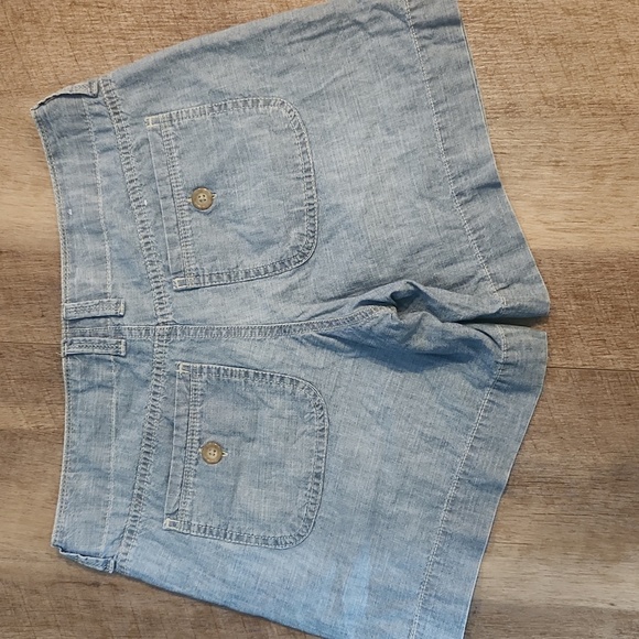 GAP Denim Blue Women's Shorts. Size 4 - Picture 3 of 3